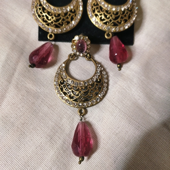 Pink stone chandbali with pendant - Picture 4 of 7